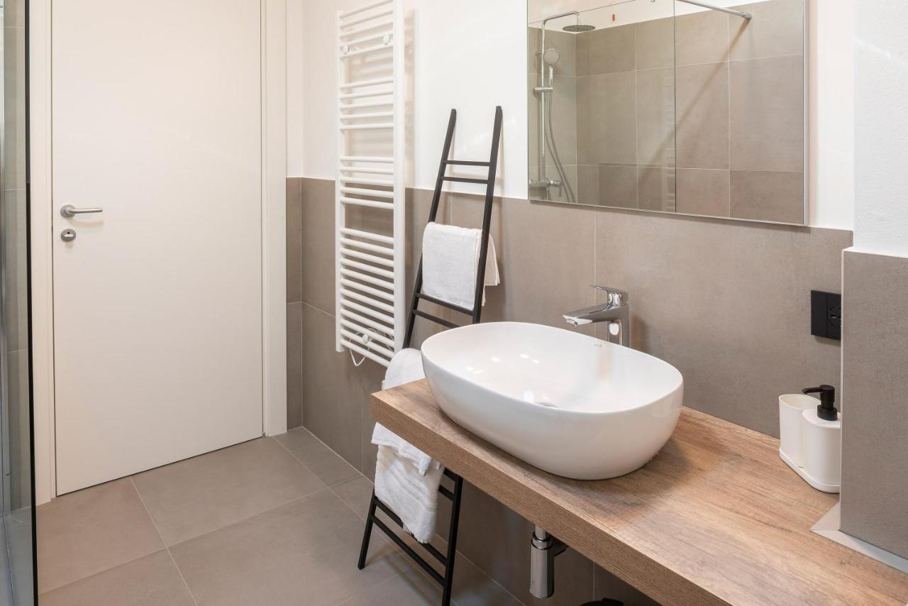 Corte Rocchetti Suite ลาซีเซ ภายนอก รูปภาพ